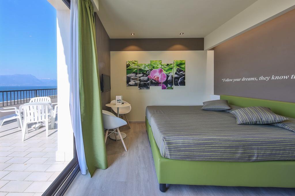 Hotel Ideal Sirmione Exterior foto